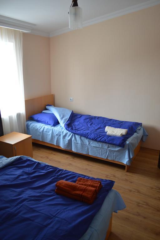 Guest House Qubi Kazbegi Eksteriør billede