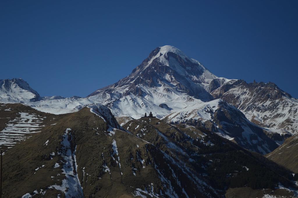 Guest House Qubi Kazbegi Eksteriør billede