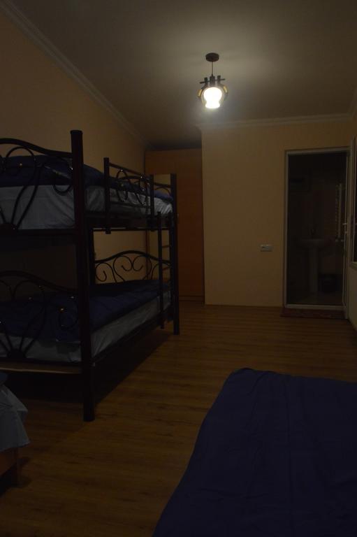 Guest House Qubi Kazbegi Eksteriør billede