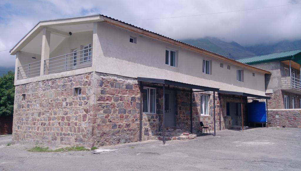 Guest House Qubi Kazbegi Eksteriør billede