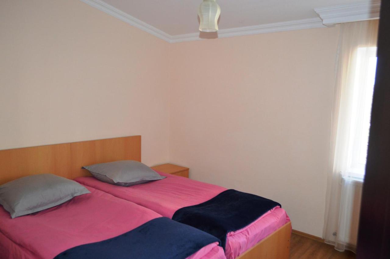 Guest House Qubi Kazbegi Eksteriør billede